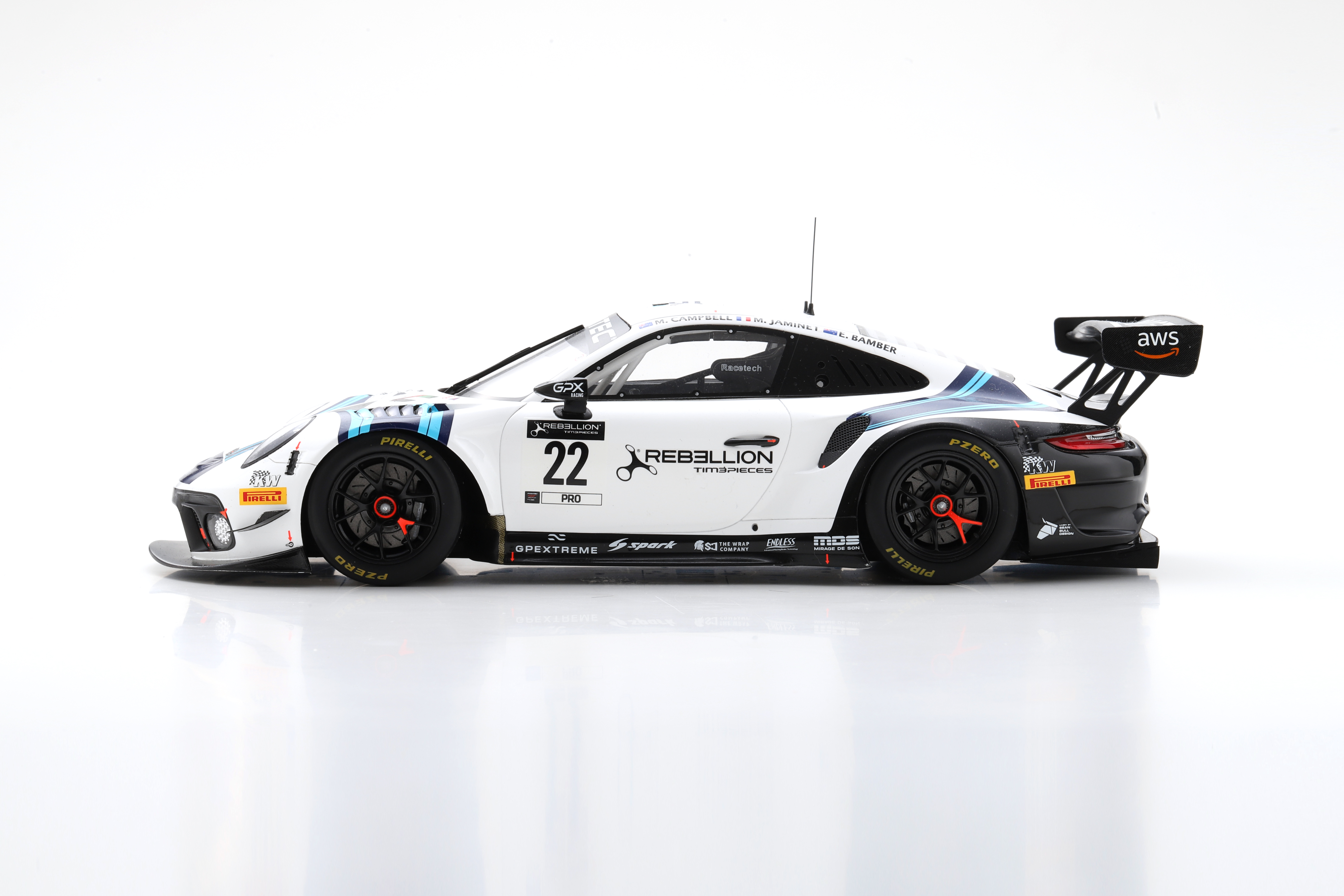 Spark - La Porsche 911 GT3 R/GPX Martini Racing au 1/18 disponible ...