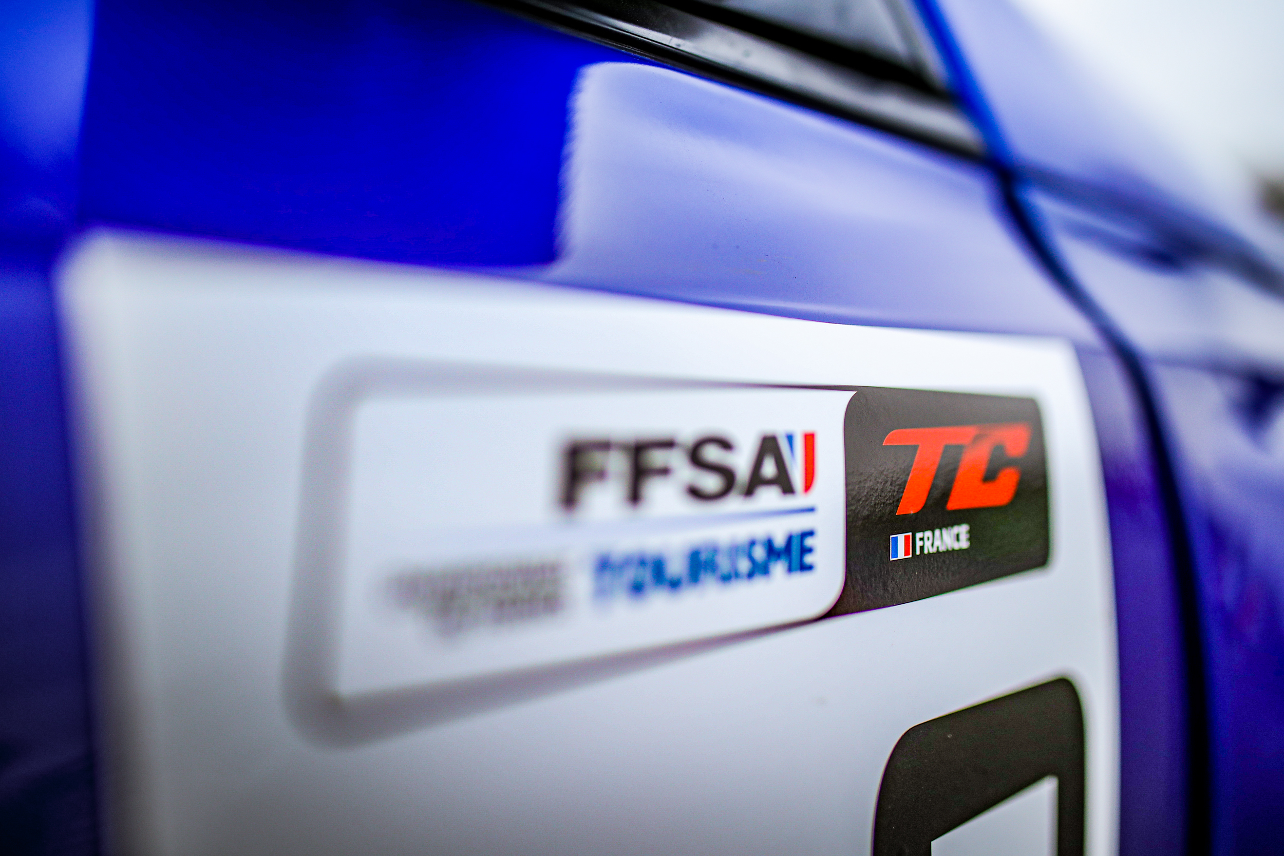 Le Championnat de France FFSA Tourisme poursuit sur sa lancée à Magny ...