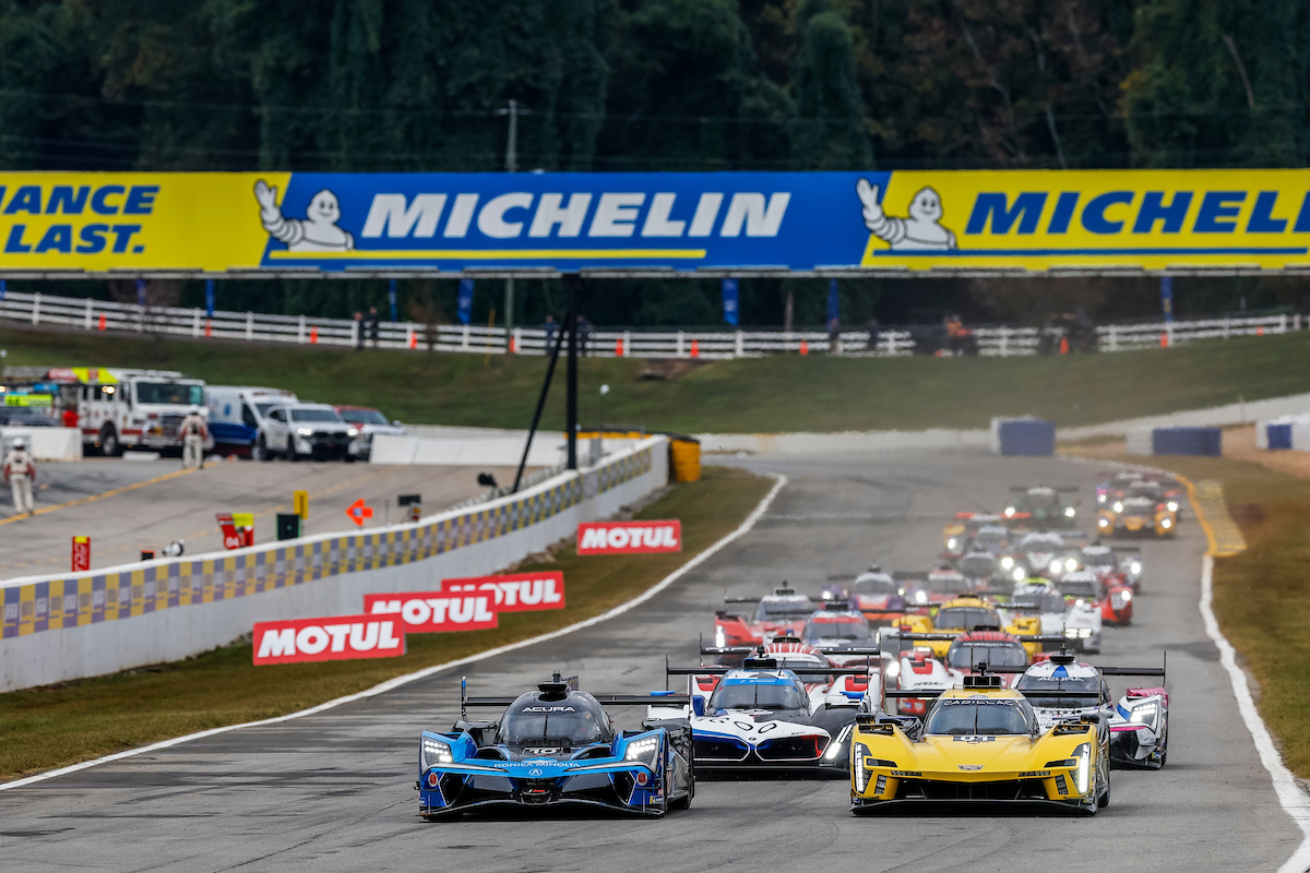 IMSA / Petit Le Mans La Cadillac n°01 en tête à micourse Endurance