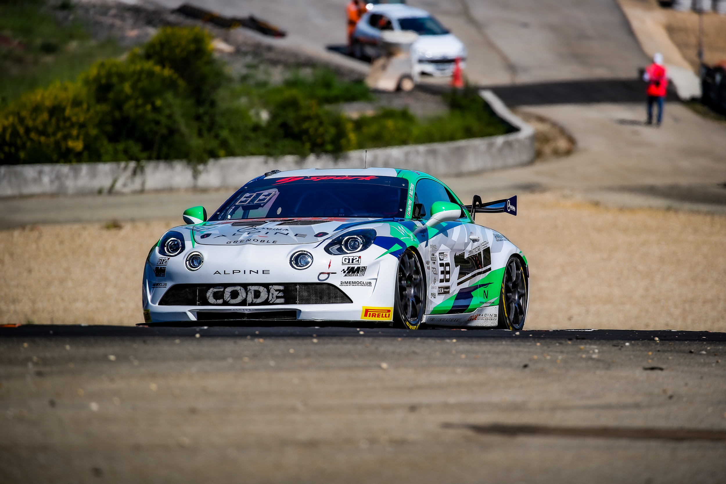 FFSA GT - Vic'Team et Code Racing Development dominent la journée à ...