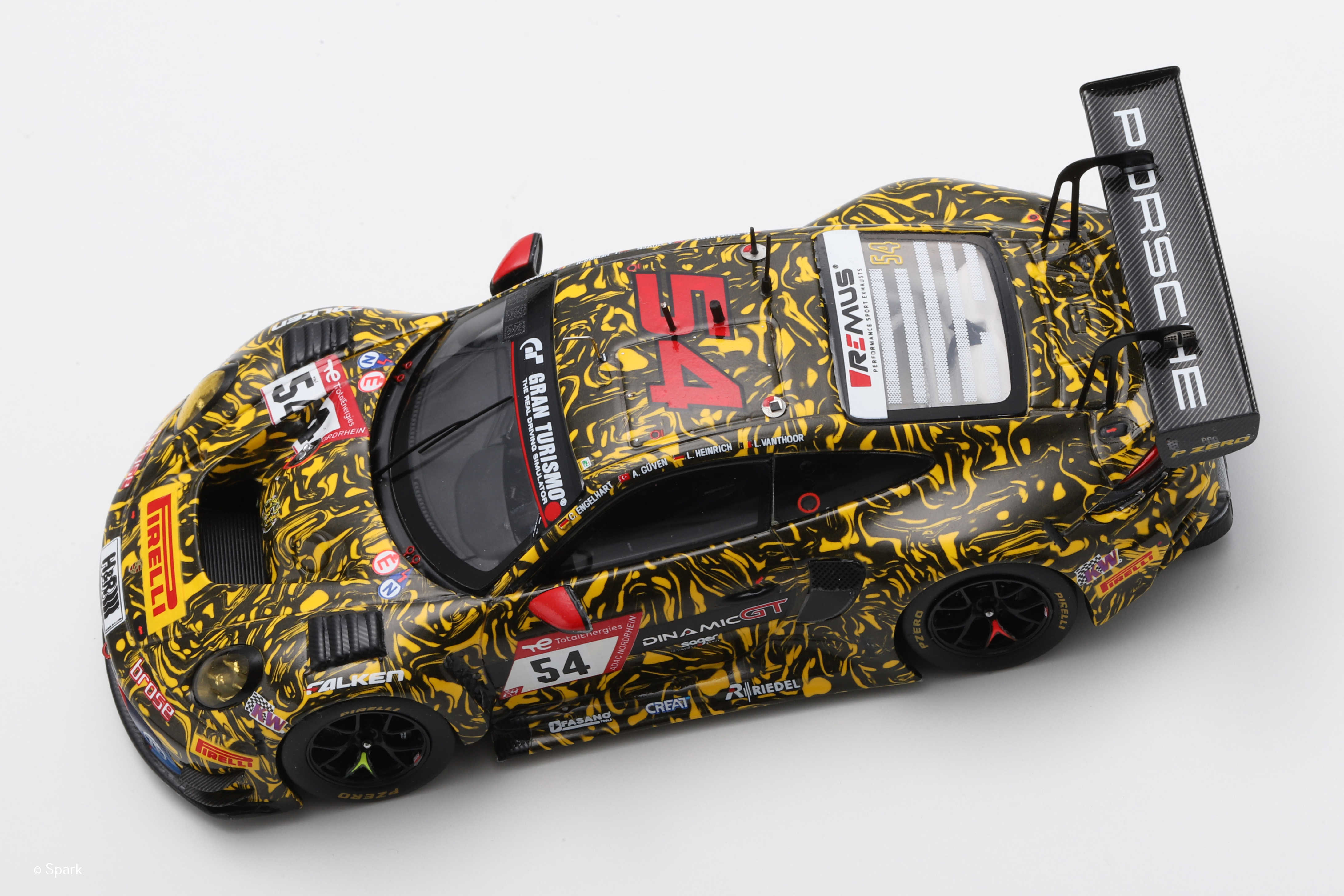 Modèle Réduit Spark 1/18 - Mercedes AMG Des 24H Nürburgring 2022 (équipage Engel/Gounon/Juncadella, 3ème) - Résine Rose, Neuve