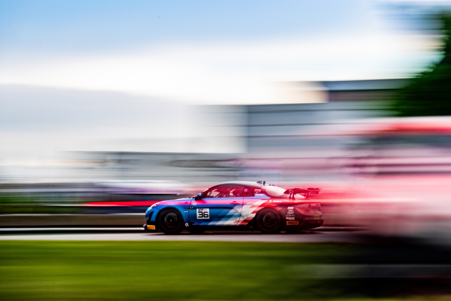 Code Racing Development ouvre son compteur sous la pluie de Nogaro en ...