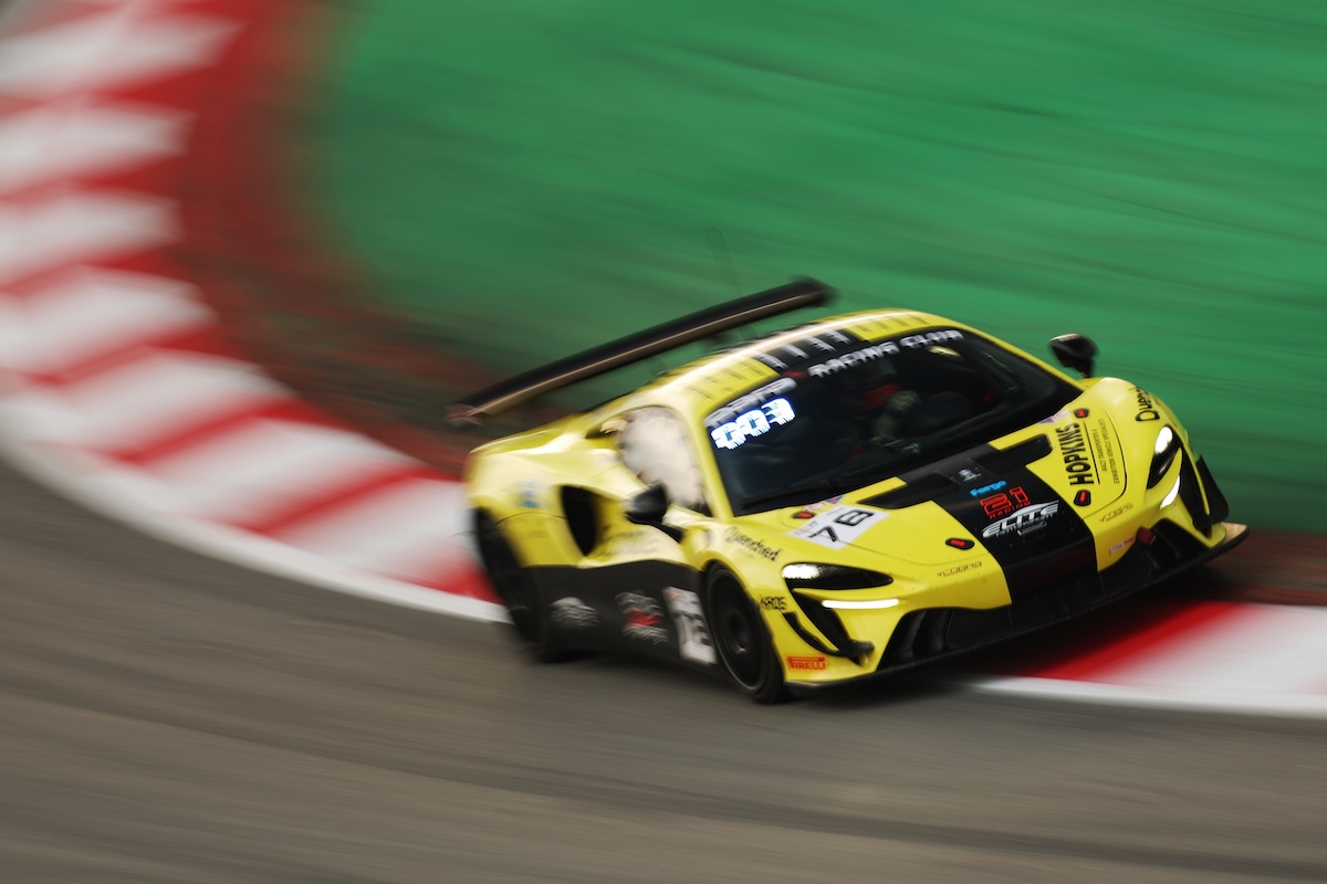 Elite Performance Racing Elite Motorsport signe le doublé en qualifications à Barcelone ...