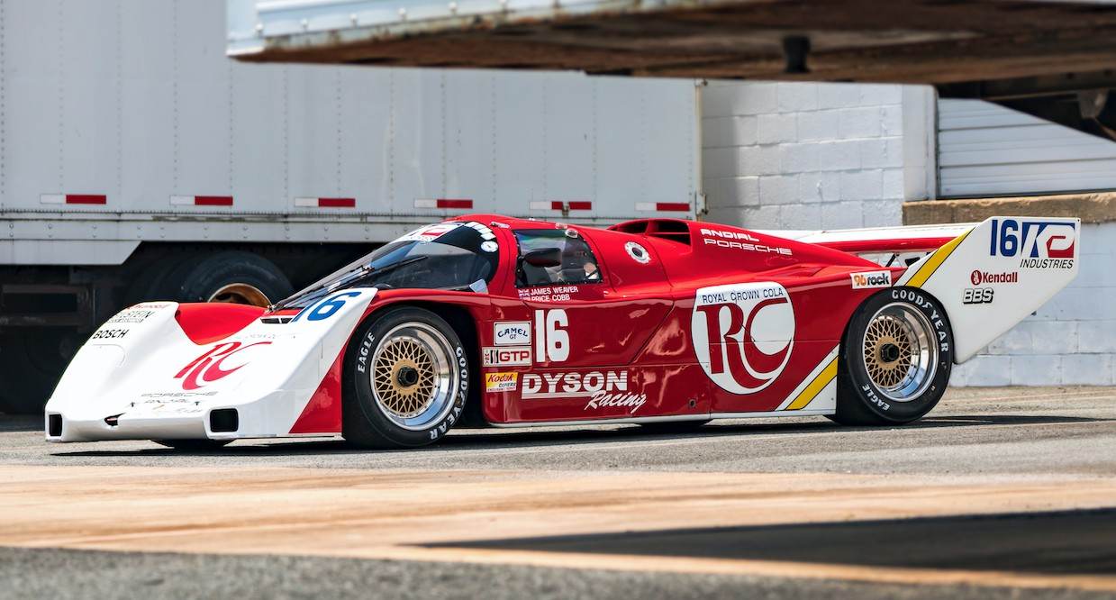 962