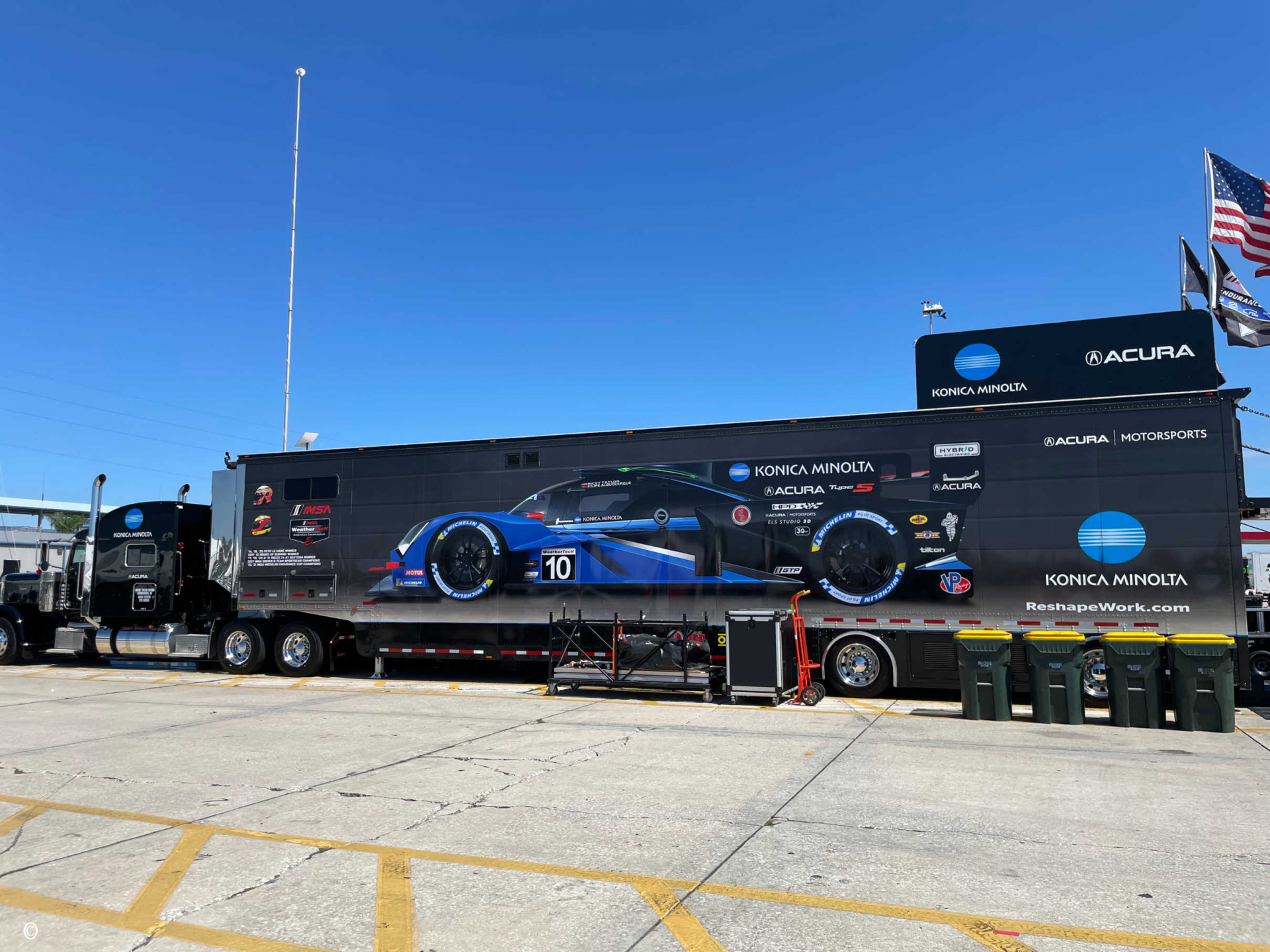 Les camions des paddocks Super GT, IMSA et GTWC Europe en photos