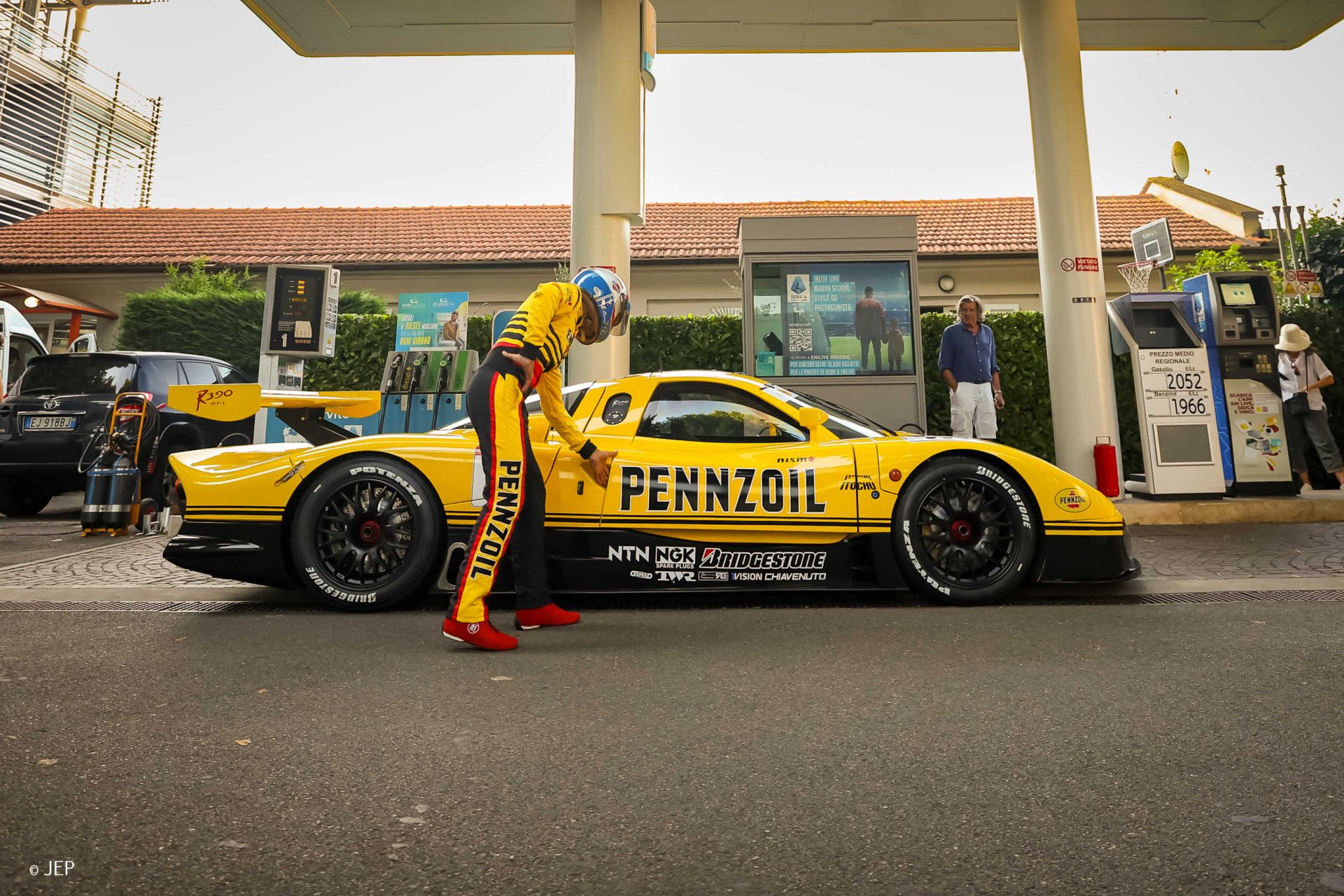 Erik Comas et la Nissan R390 GT1, le sublime à l'état pur - Endurance Info