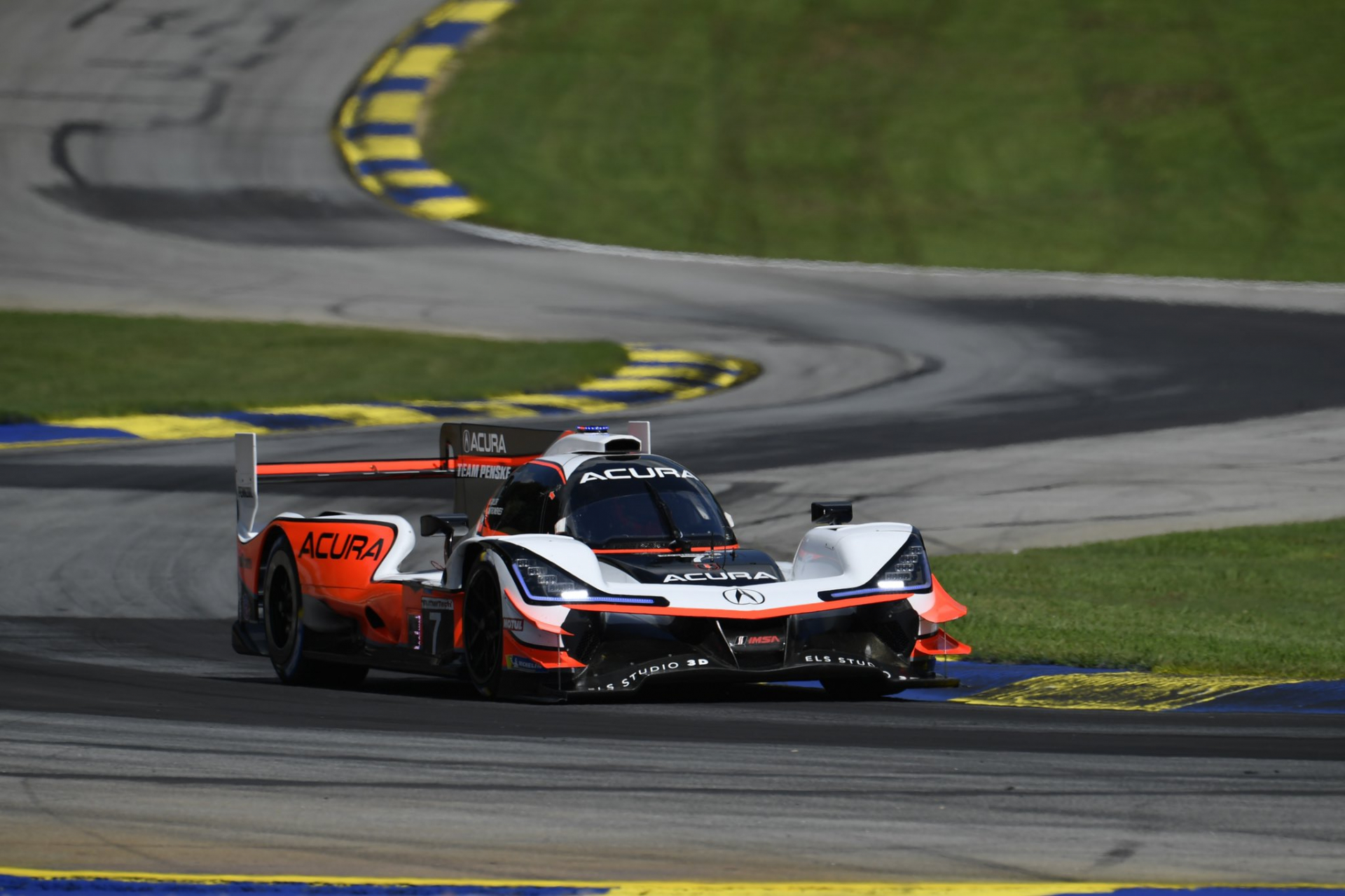 Petit Le Mans Acura se montre lors de la première séance d'essais