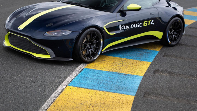 Aston Martin Vantage GT4