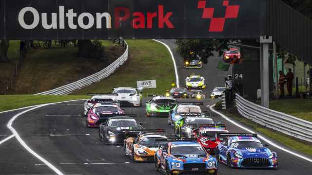 Start Oulton Park